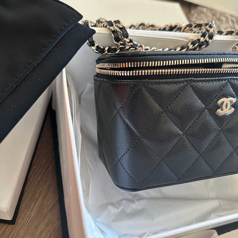 CHANEL Black Quilted Caviar Leather Vanity Crossbody with Light Gold Hardware - Picture 4 of 15